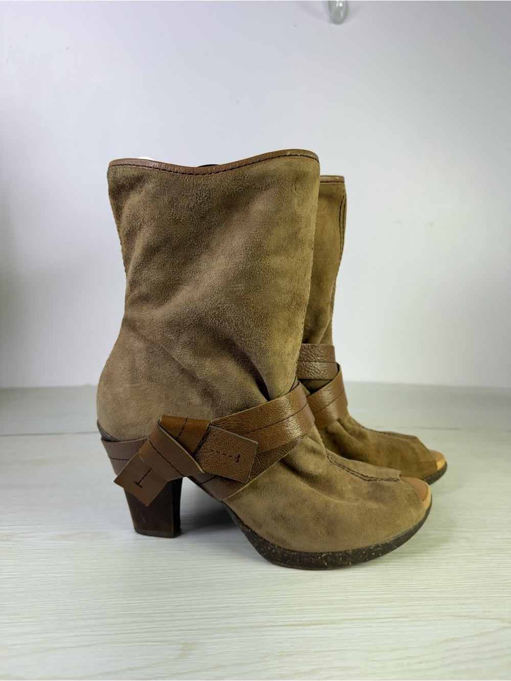 NAYA “Artemis” ankle boot peep toe size 8